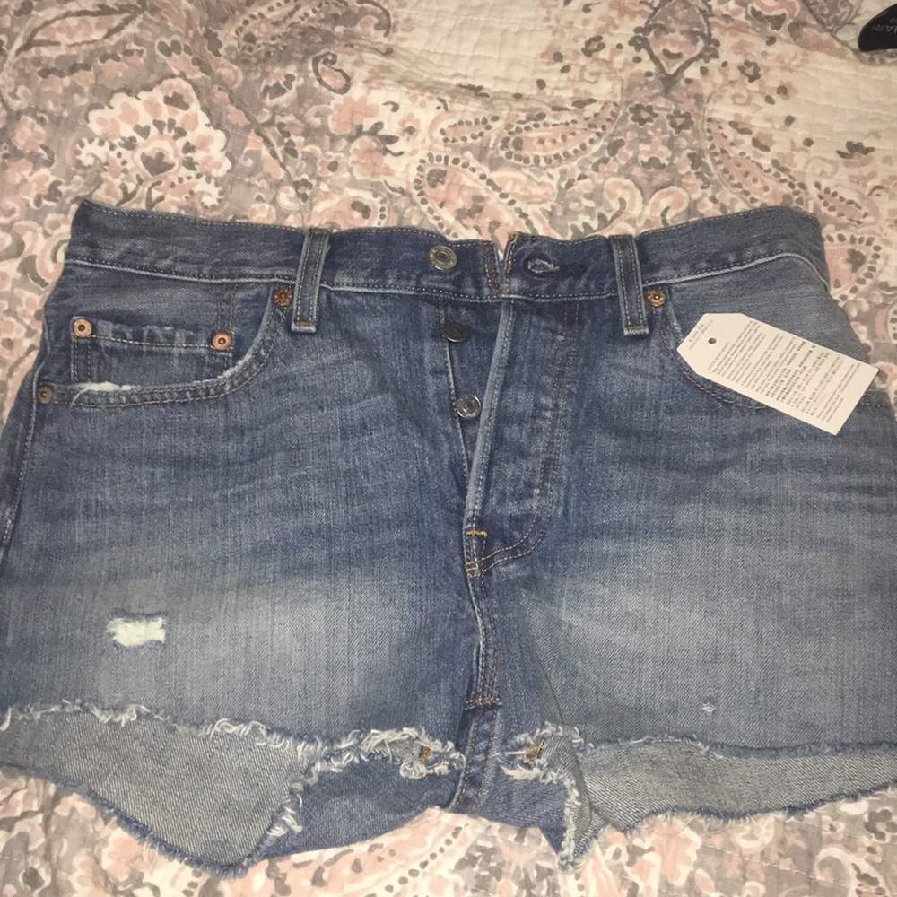 Levi Shorts NWT
